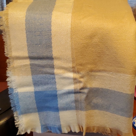 Huge Fashion Scarf - Picture 1 of 1